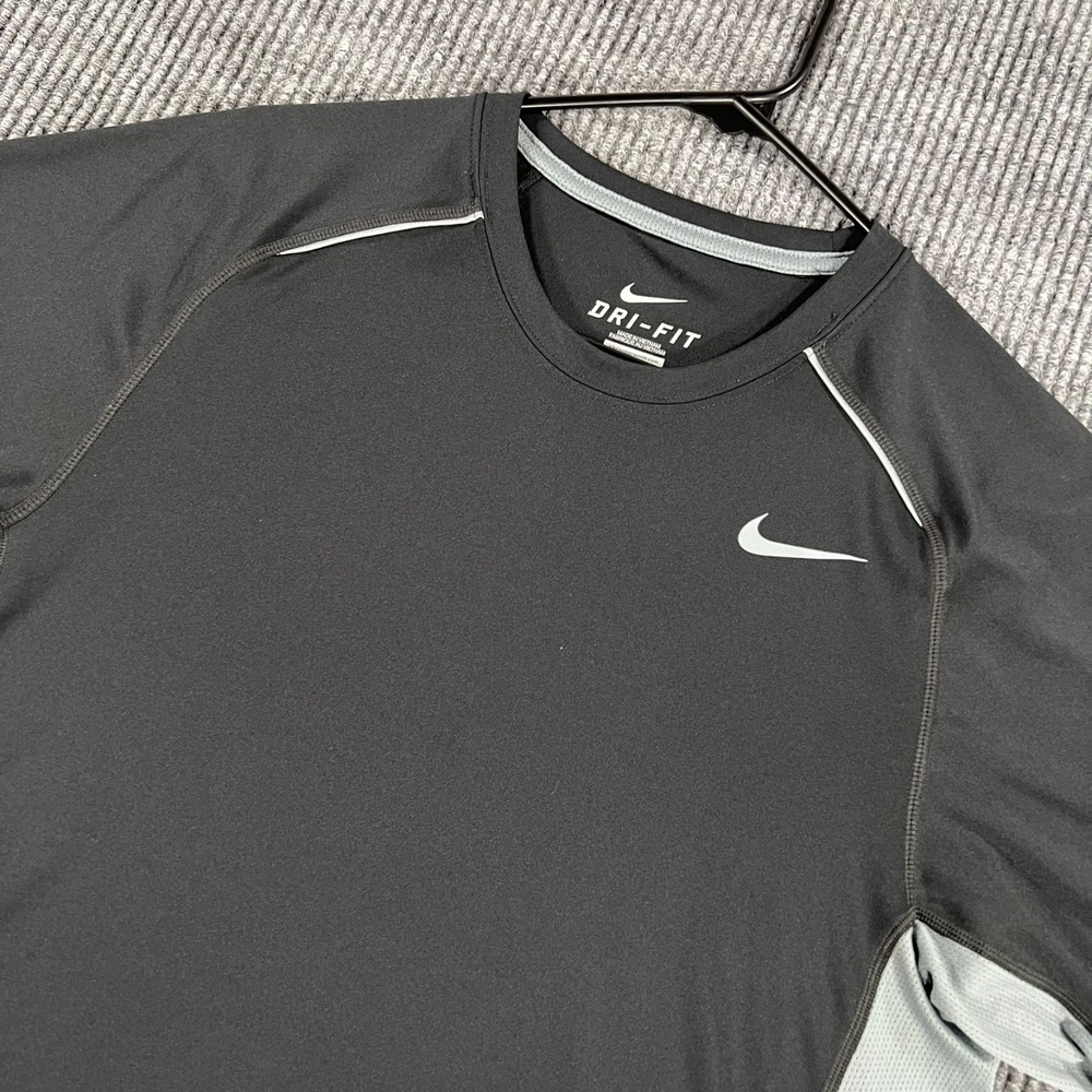 Nike Shirt Mens Small Black Gray Short‎ Sleeve Athletic Dri Fit Workout Gym Run